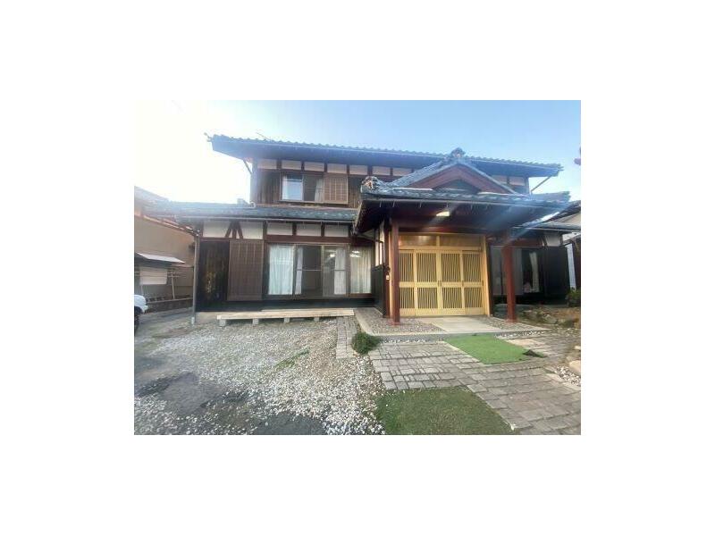 Mawatari, Kohoku-cho, Nagahama-shi, Kanagawa (Torahime Sta.) 2F 6SLDK

5.5 million yen