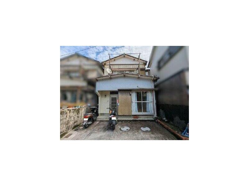 Kochi City, Nakashinseiji (Iriyo Station) 2-story 2LDK