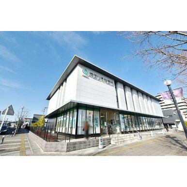 埼玉りそな銀行 距離:777m