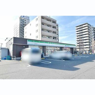 ファミリーマート浦和美園駅前店 距離:979m