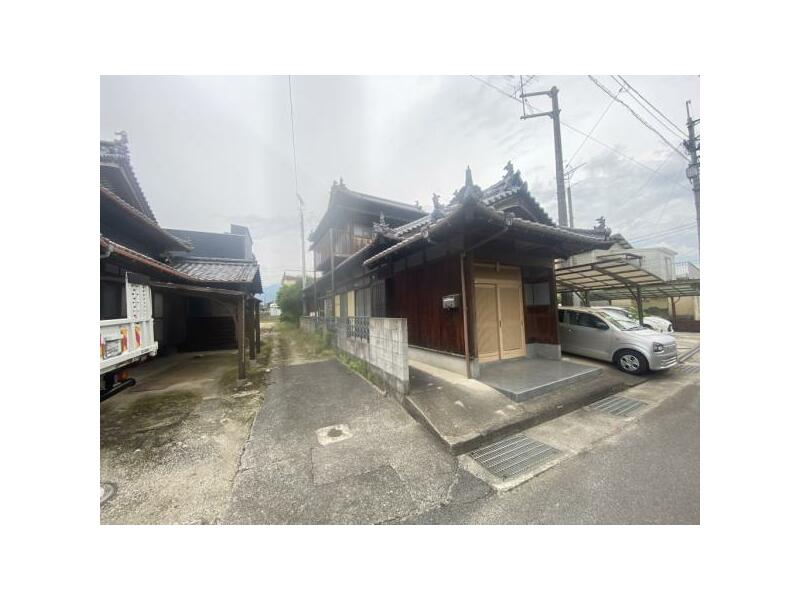 Saijo-city Kuniyasu (Iyo Miyoshi Sta.) 2F 5DK

3.8 million yen