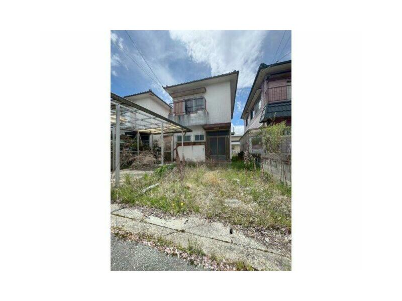 Watase, Yoshikawa-cho, Miki-city (Miki station) 2F 4DK

1,400,000 yen