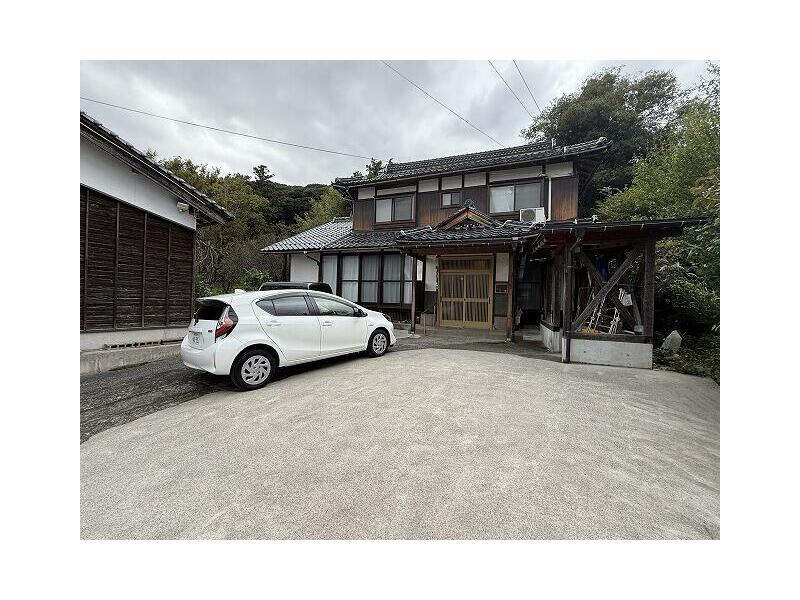 Tottori-shi, Tottori (Kozan Sta.) 2F 6DK

5,000,000 yen