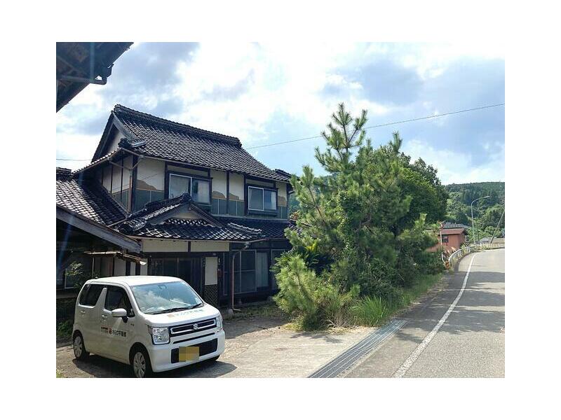 Sanuki, Kawahara-cho, Tottori-shi, Tottori (Kawahara Sta.) 2F, 10DK

3,000,000 yen