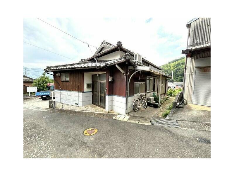 Kawanoishi, Houchi-cho, Yawatahama-shi, Kanagawa (Yawatahama station) Single-story building, 3DK

2,000,000 yen
