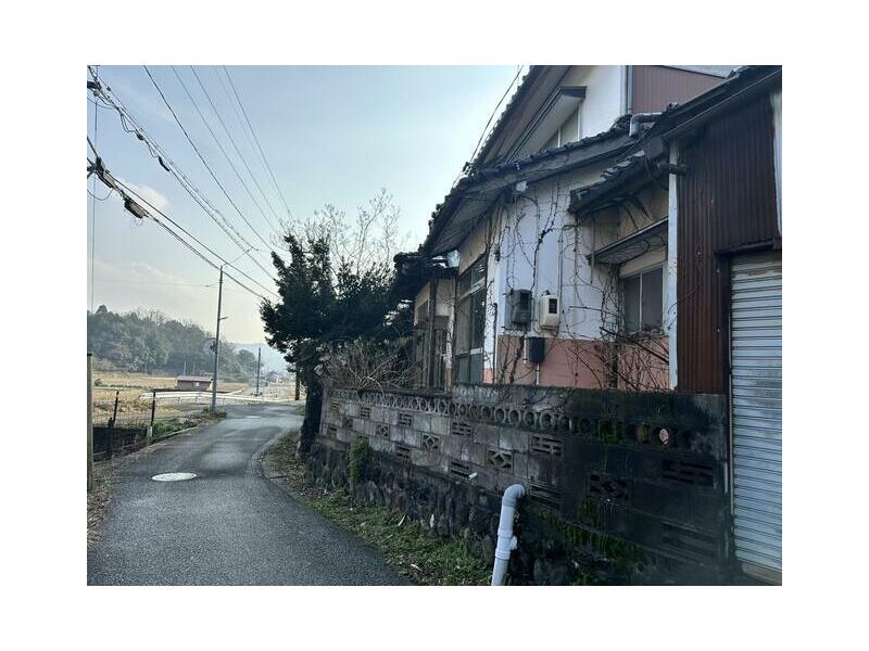 2F 5LDK, Bitan, Kokufu-cho, Tottori-shi, Tottori (Tottori Sta.)

1,000,000 yen