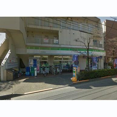 ファミリーマート飛田給駅南店 距離:248m