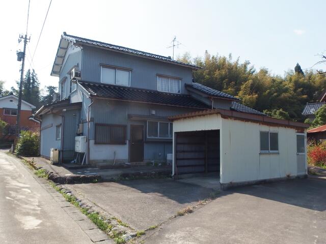 Cheap house for sale in Himi, Toyama