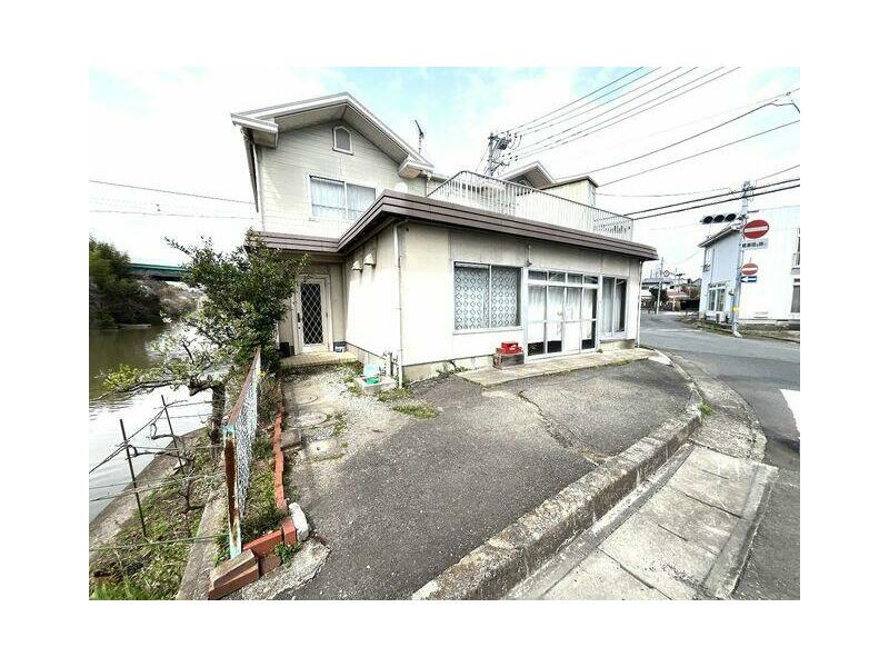 2F 5LDK, Aza Dodenji Takagi, Matsushima-cho, Miyagi-gun, Aichi (Atago Sta.)

3.9 million yen