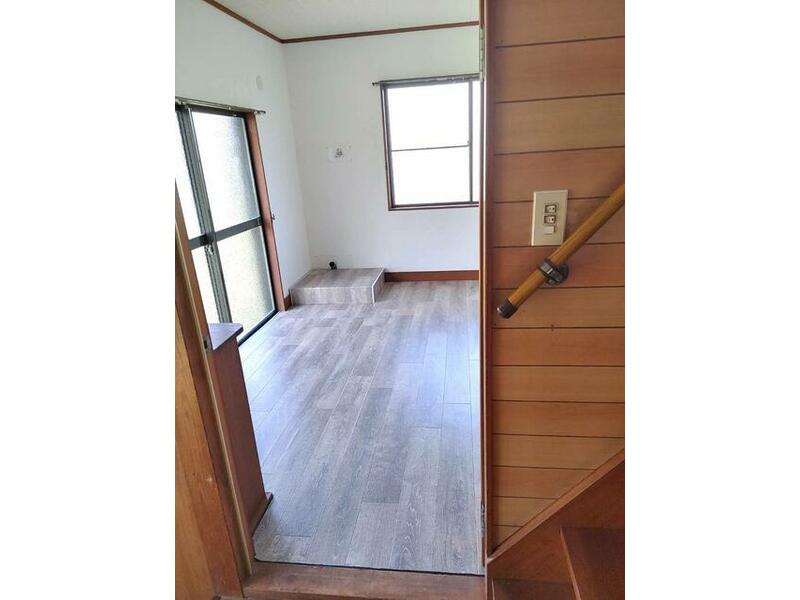 Shioiri 1-chome, Yokosuka City (Yokosuka Station) 2-story building 4DK