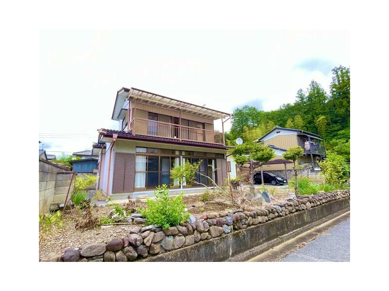 64 minutes on foot from Tobu Nikko Line "Shin Kanuma" Station