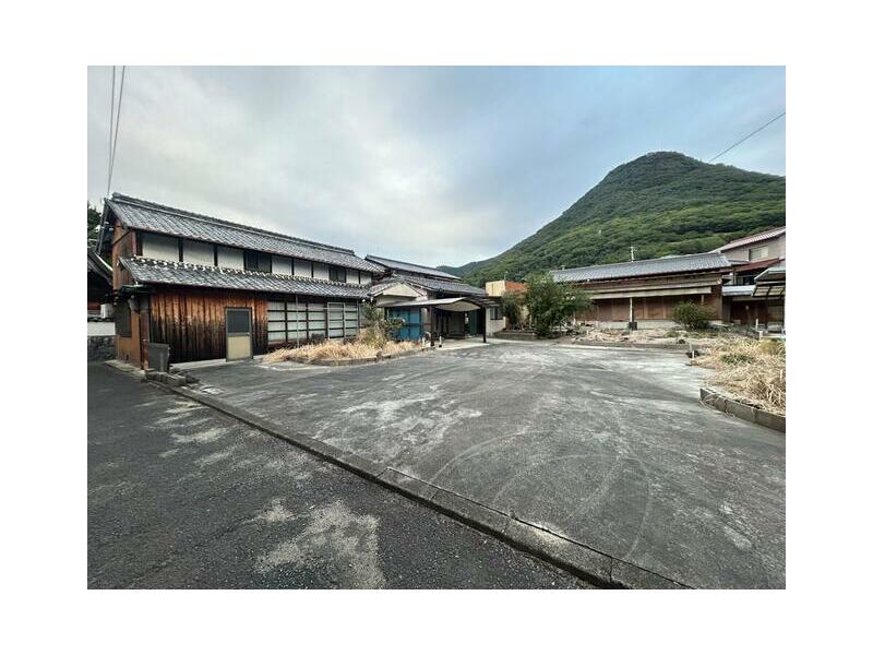 Kanonji City, Muromoto Town (Kanonji Station) Single-story building 6DK