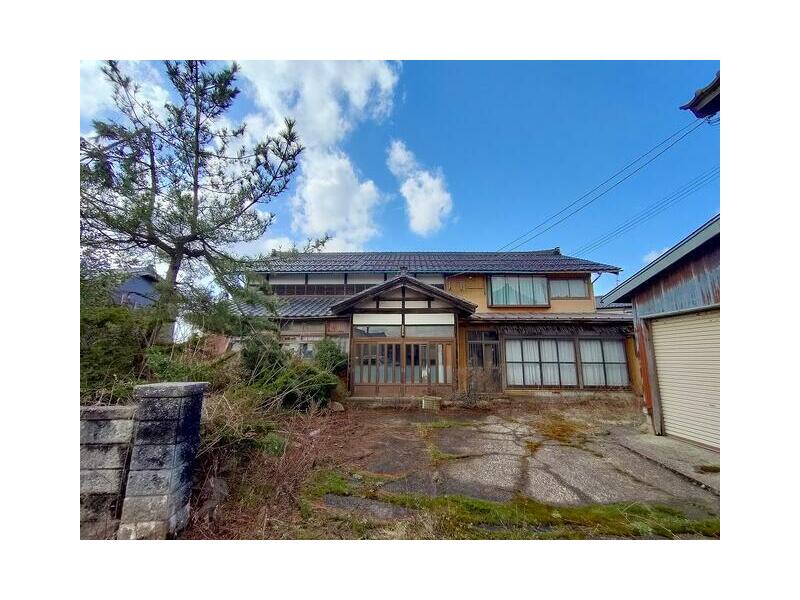 1-chome Higashi-Urakata, Sanjo City (Kita-Sanjo Station) 2-story 4DK