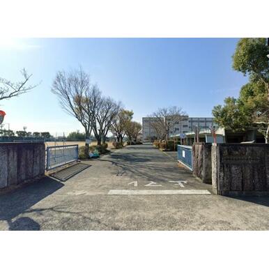 静岡県立浜松東高等学校 距離:1,329m