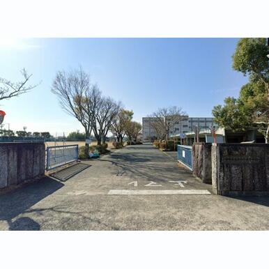 静岡県立浜松東高等学校 距離:1,329m