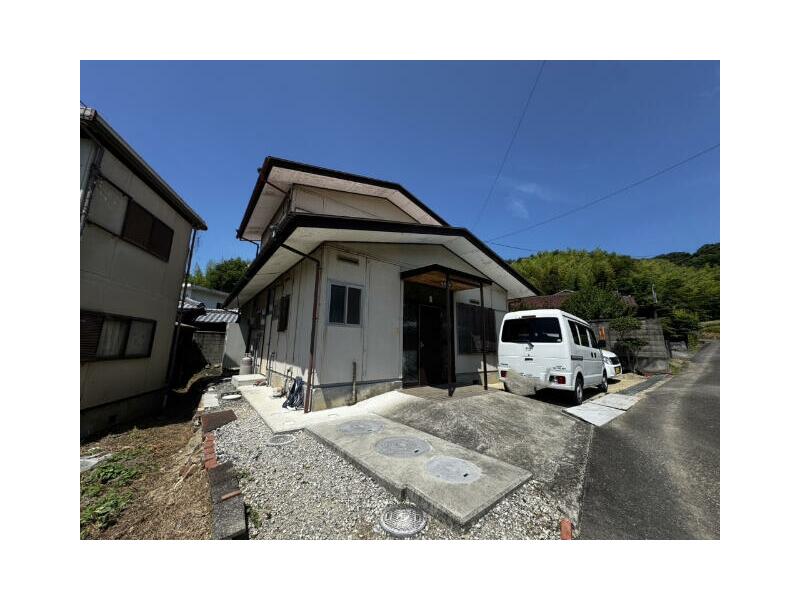 Shikokuchuo-shi, Kinsei-cho, Yamadai (Kawanoe Sta.) 2F 5DK

5 million yen