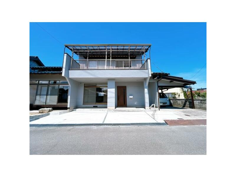 Yonago City Kamigoto 5-chome (Sanbonmatsuguchi Station) 2F 4LDK

1,399,000 yen
