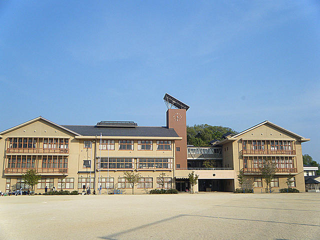 アットホーム 彦根市 正法寺町 彦根駅 2階建 ４ｓｌｄｋ 彦根市の中古一戸建て 提供元 ハウスドゥ 彦根店 株 まごころ住宅 彦根支店 一軒家 家の購入