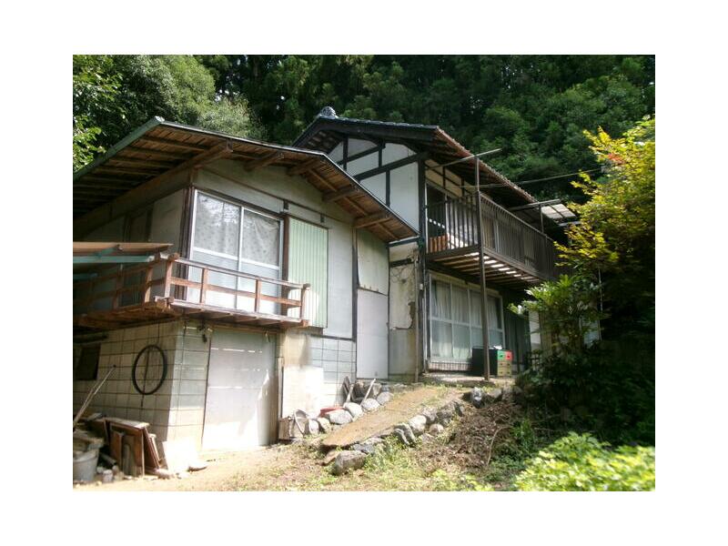 Oaza-Shimohinosawa, Minano-cho, Chichibu-gun (Oyahana Station) 2F 5LDK

4,800,000 yen