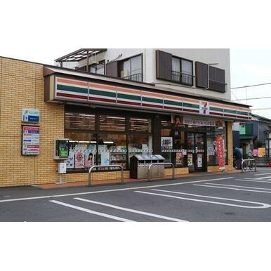 セブンイレブン愛甲南店 距離：400m
