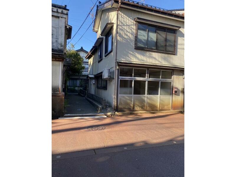2-story building in Omachi 2-chome, Itoigawa City (Itoigawa Station), 3DK