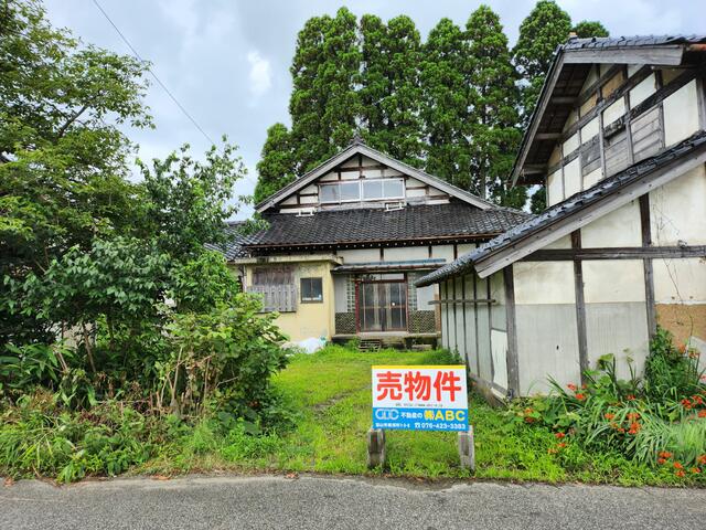 Cheap house for sale in Nakaniikawa, Toyama