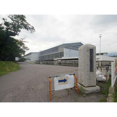 小諸市立小諸東中学校 距離:1,731m
