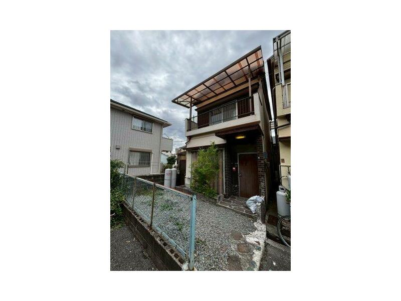 5 minutes on foot from Nankai Takao Line "Sumiyoshi Higashi" Station