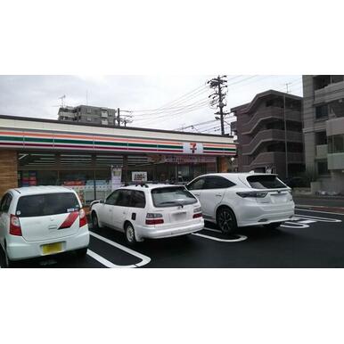 セブンイレブン名古屋松葉町1丁目店 距離：142m