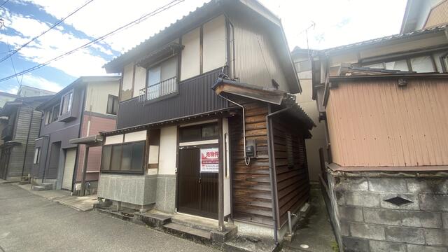 Hakusan City, Tsurugi Kiyosawa Town (Tsurugi Station) 2-story building 4K