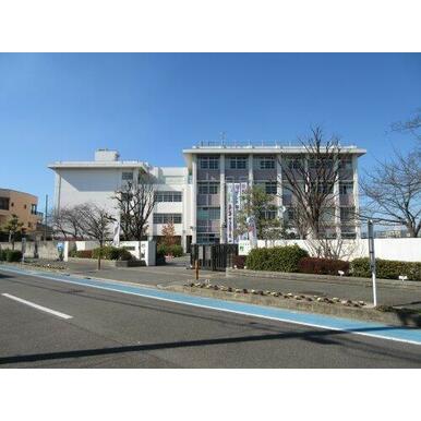 大阪府立東百舌鳥高等学校 距離：1,411m