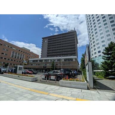 札幌市中央区役所 距離：1,726m