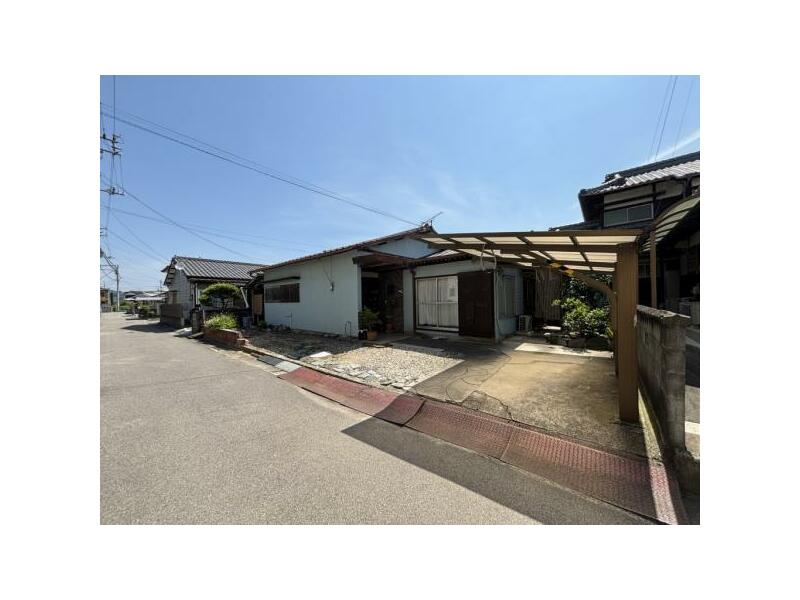 Niihama-shi, Niihama Matsukamiko 1-chome (Takihama station) Single-story building, 4DK

4,800,000 yen