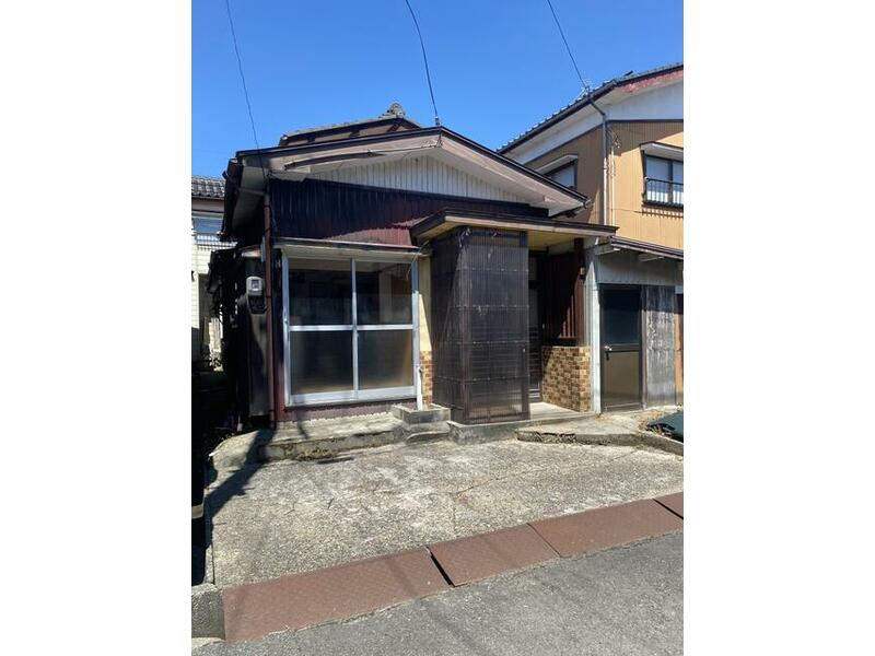 3K two-story building in 2-chōme, Minami-Yokka-machi, Sanjō City (Sanjō Station).
