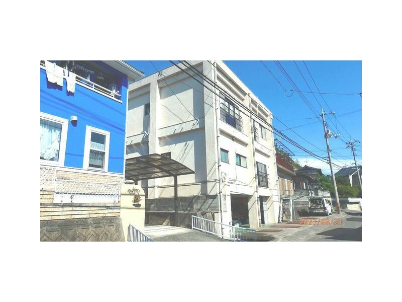 3-story, 8DK in Hiseicho Sango, Bizen City (Sango Station)