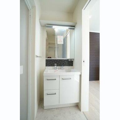 モザイクタイルがお洒落を演出しています。