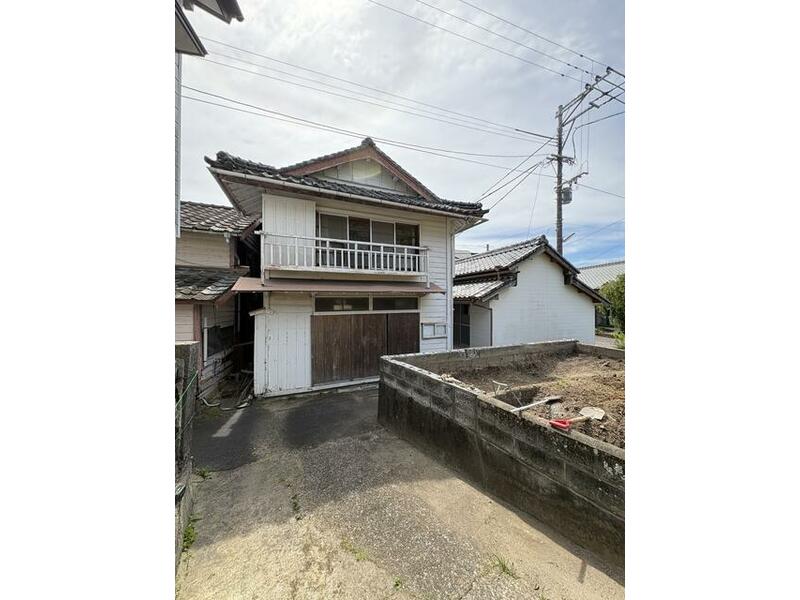 Saeki City, Saeki Tsurumi Oaza Oki Matsuura 2F 9DK

2.2 million yen