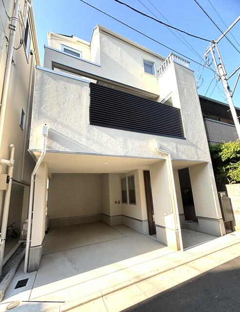 Cheap house for sale in Meguro, Tokyo