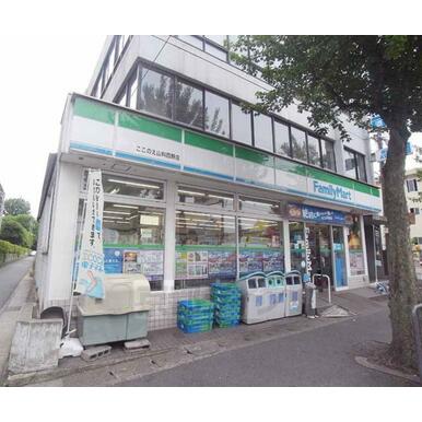 ファミリーマート　ここのえ山科西野店 距離：291m