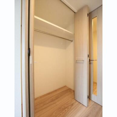 クローゼット(収納充実してます)