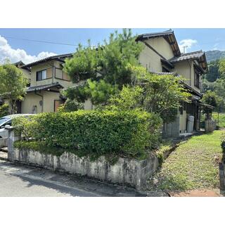 In Fukuchiyama City, Odacho (near Kamikawaguchi Station), 2-storey house with 5LDK for 4.8 million yen.