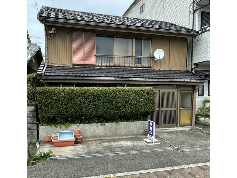 Matsushima-cho, Komatsushima-shi (Minami-Komatsushima Sta.) 2F 4DK

2,000,000 yen