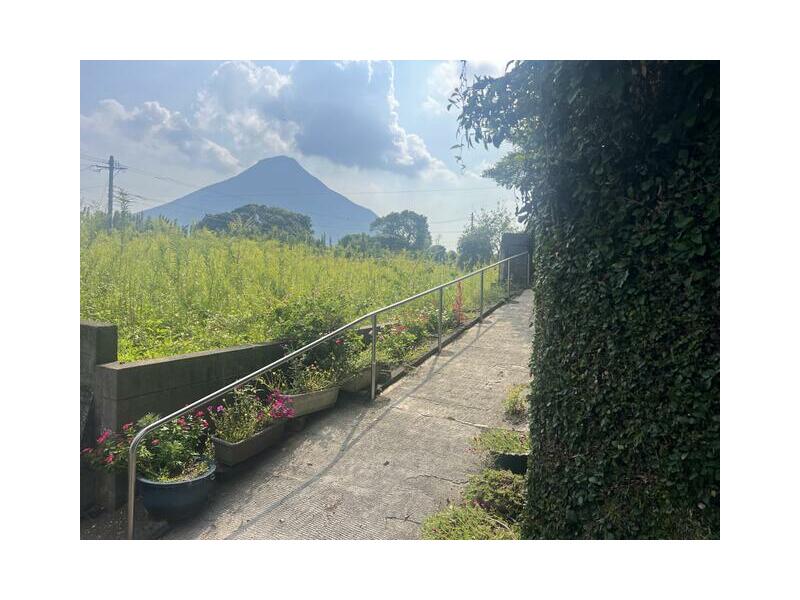 Ibusuki city, Ibusuki city, Ibusuki city (Kaimon station) Single story house, 5DK

2,000,000 yen