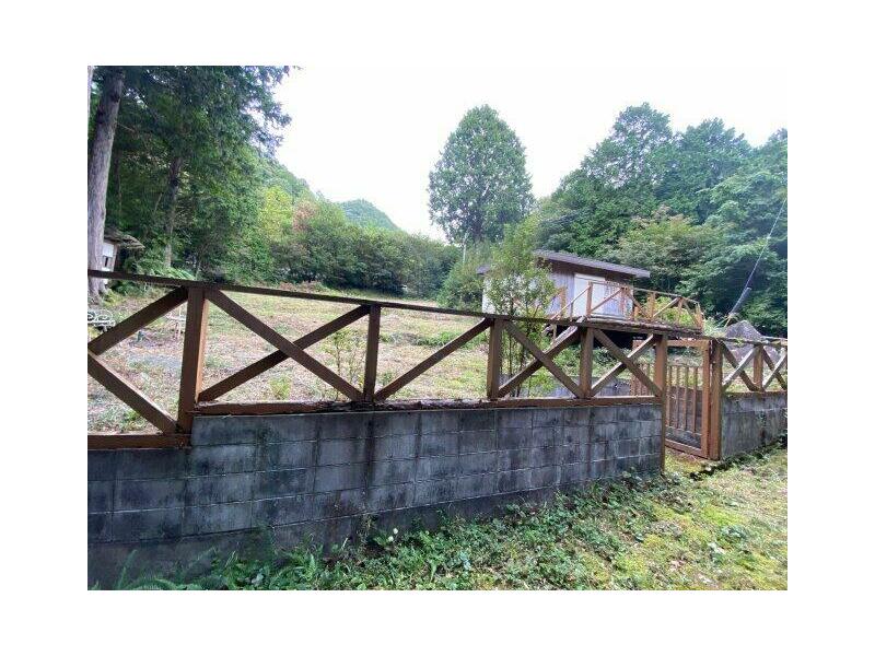 29 minutes by bus from JR Tōkaidō Main Line "Ishiyama" Station, 17 minutes walk from Miyamaebashi stop