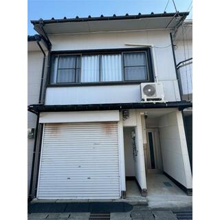 Miyazu City, Aza Mancho (near Miyazu Station), 2-story building, 3 bedrooms, dining room, and kitchen. 4 million yen.