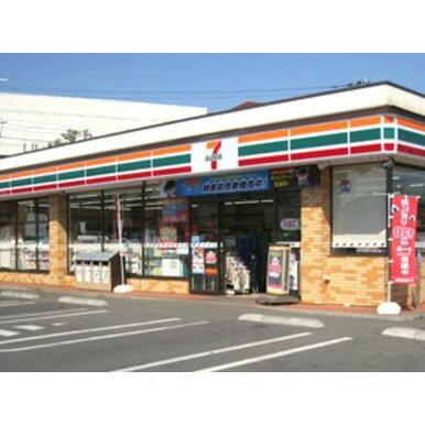 セブンイレブン 距離:982m