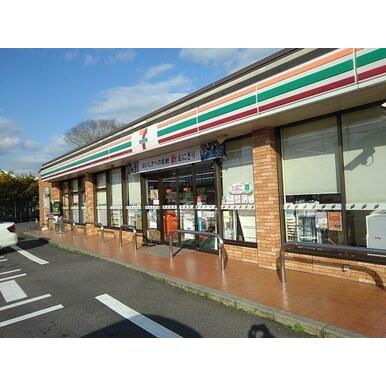 セブンイレブン久留米中央公園前まで690m