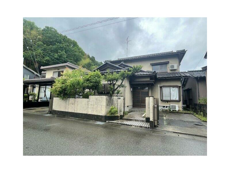 Fukui City, Fukumachi (Shoko Kaigisho-mae Station) 2-story 5DK