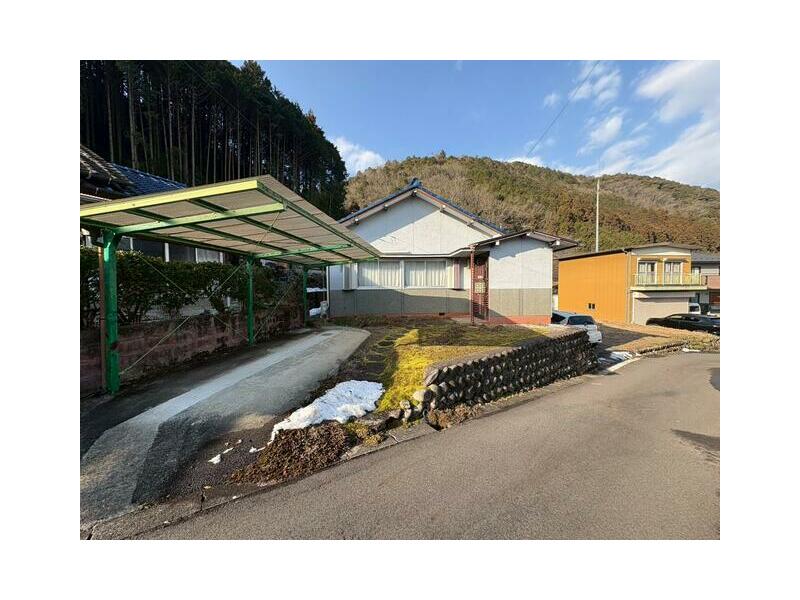 Kamo County, Nanasu Town, Nakaaso (Kami-Aso Station), single-story building, 4DK