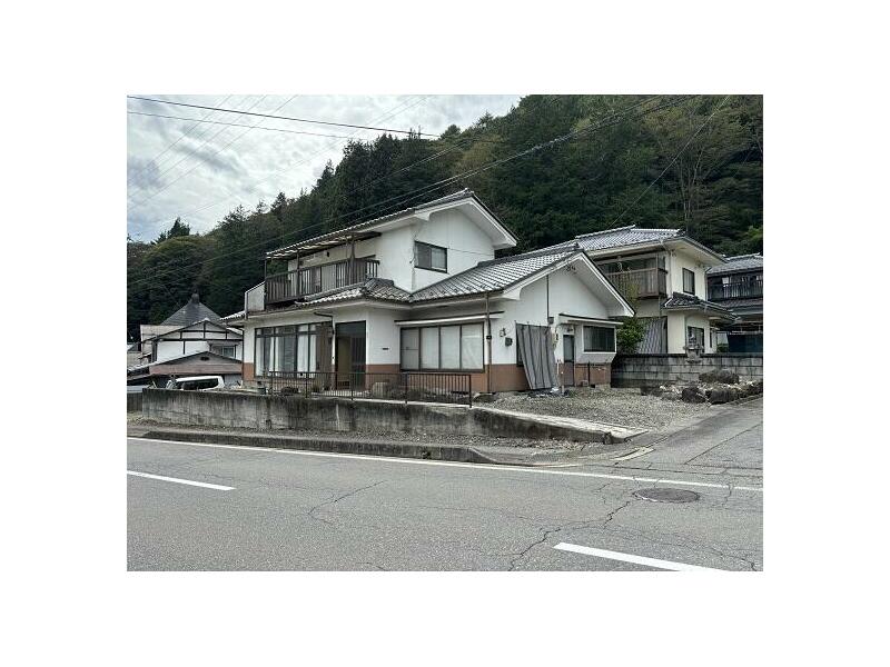 Kitasaku County, Nagawa Town, Wada (Oya Station) 2-story building 6DK